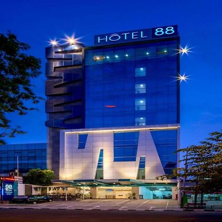 Hotel 88 Grogol By Wh 雅加达 外观 照片